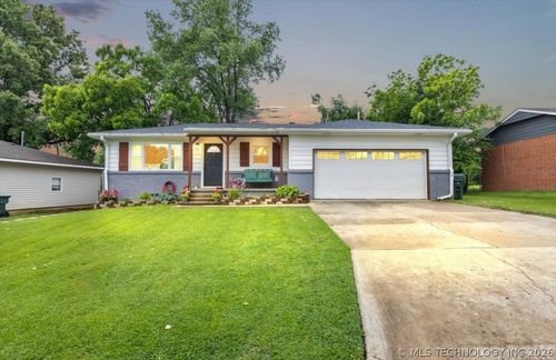 1817 Birch St, Claremore, OK, 74017-5003 | Card Image