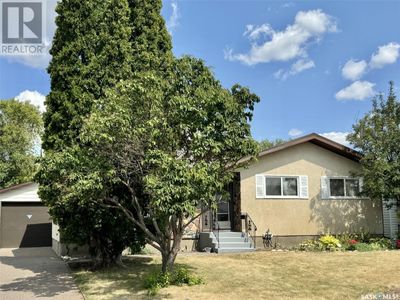 423 4th Ave W, House other with 4 bedrooms, 3 bathrooms and null parking in Biggar SK | Image 1