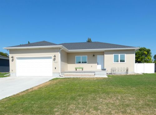 705 Turkey Dr, Gibbon, NE, 68840-6367 | Card Image