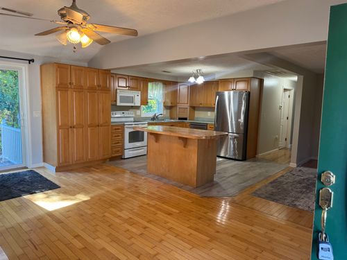 1B Kerri Ln, Hooksett, NH, 03106 | Card Image