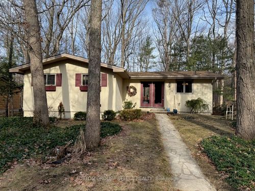 10296 Pines Pky, Grand Bend, ON, N0M1T0 | Card Image