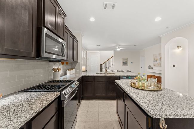 9528 Hunter Ln, House other with 4 bedrooms, 4 bathrooms and 3 parking in Austin TX | Image 8