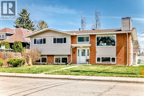 2212 4 St Ne, Calgary, AB, T2E3T9 | Card Image