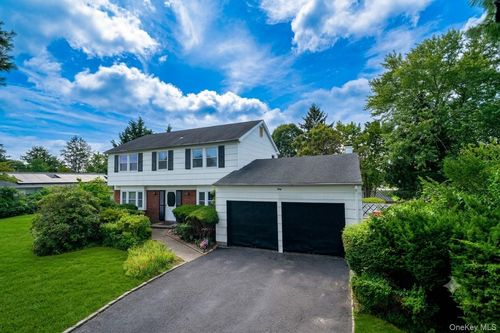 30 Segatogue Lane, Brookhaven, NY, 11720 | Card Image