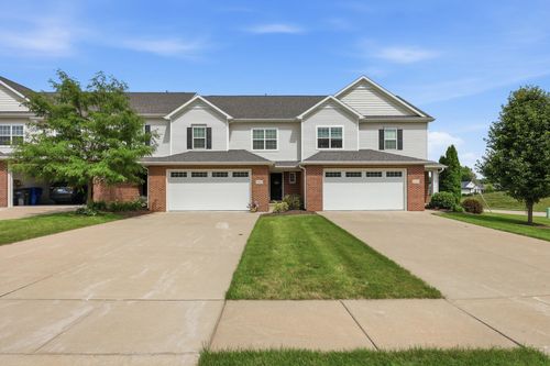4465 Slate Creek Dr, Bettendorf, IA, 52722-1773 | Card Image