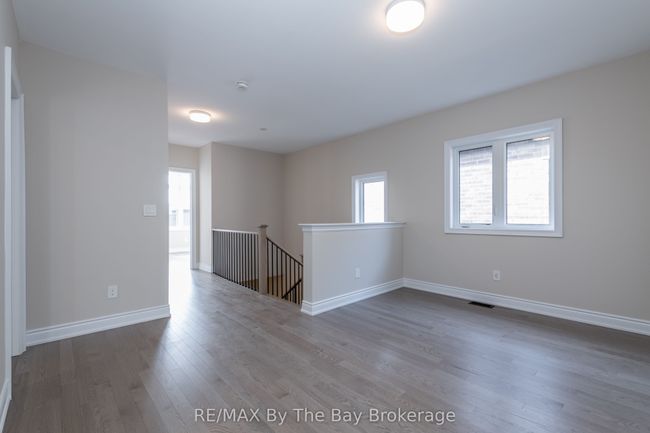 3 Periwinkle Rd, House other with 4 bedrooms, 4 bathrooms and 4 parking in Springwater ON | Image 13
