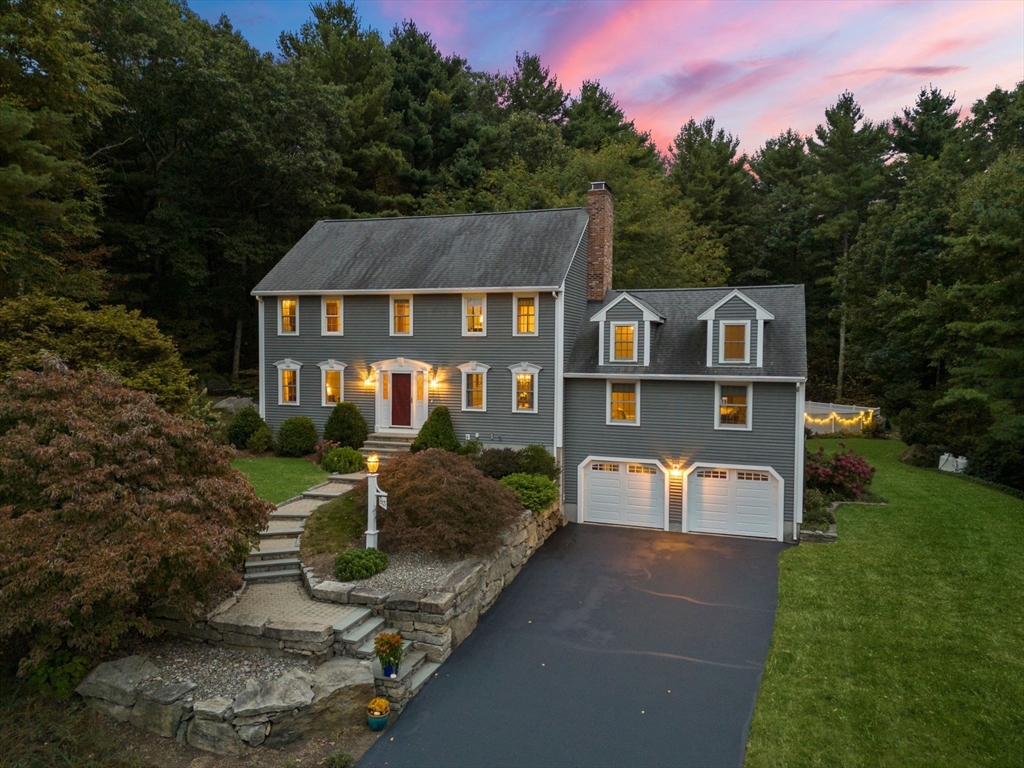 Brookside Dr, Uxbridge, MA 01569
