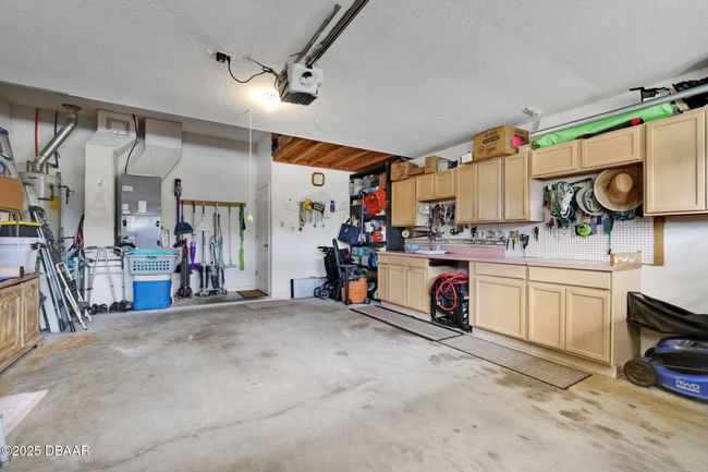 Garage | Image 26