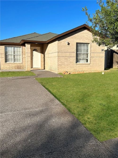 3272 Saint Kathryn Loop, Laredo, TX, 78046-8040 | Card Image