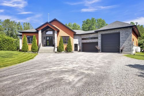 7909 Parkway Rd, Metcalfe, ON, K0A2P0 | Card Image
