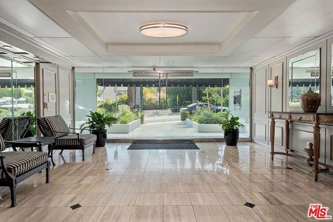 APT-418 - 906 N Doheny Dr, Condo with 1 bedrooms, 1 bathrooms and 1 parking in West Hollywood CA | Image 4