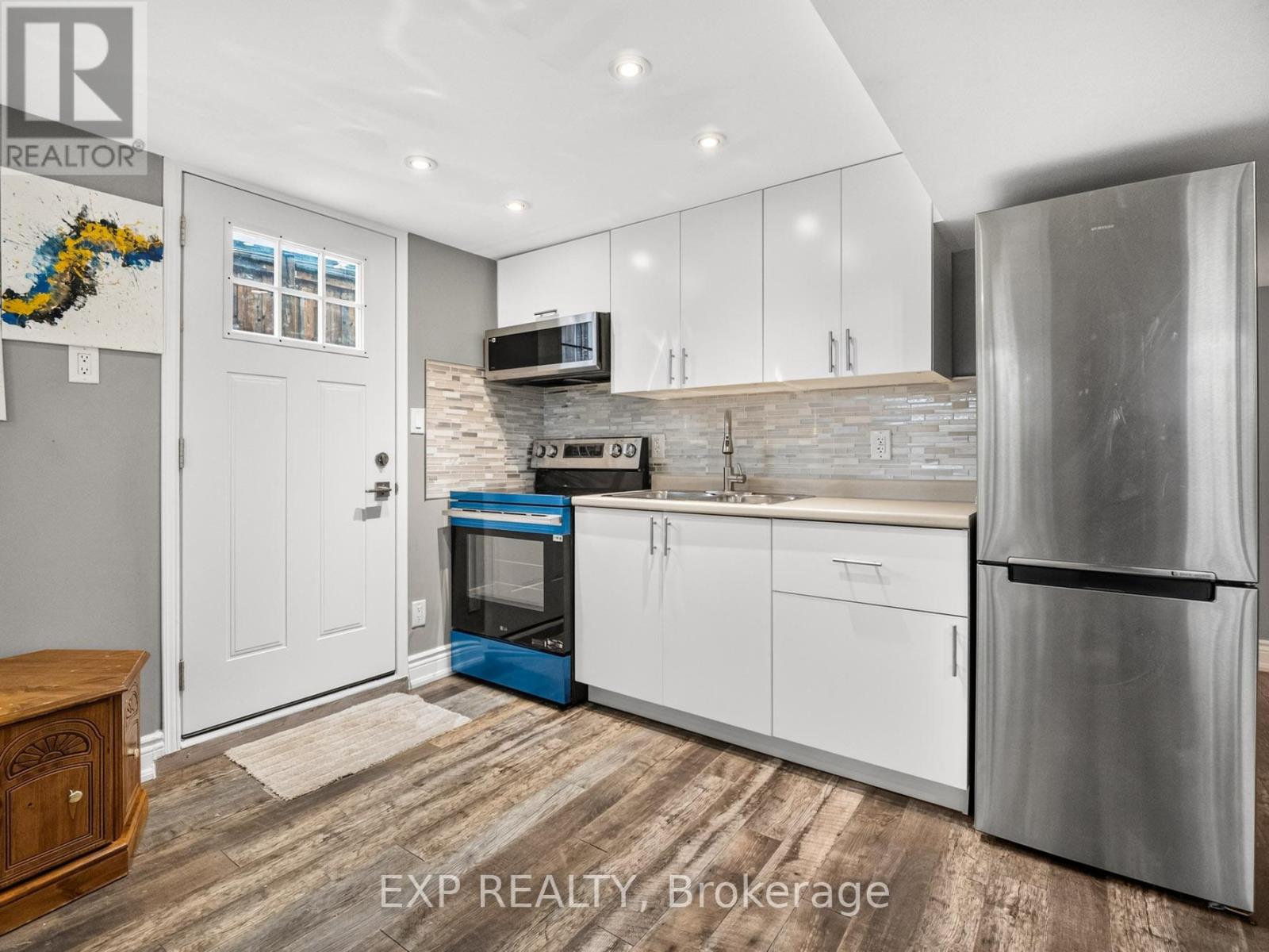 Residential Lease in Niagara Falls (Arad/Fallsview) 2