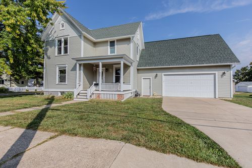 823 W Central Ave, Princeton, IL, 61356-1508 | Card Image