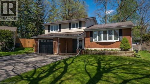 10 Aaron Pl, Brantford, ON, N3R2S8 | Card Image