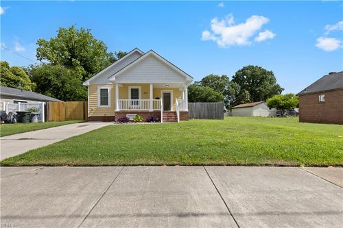 324 West Queen Street, Hampton, VA, 23669 | Card Image
