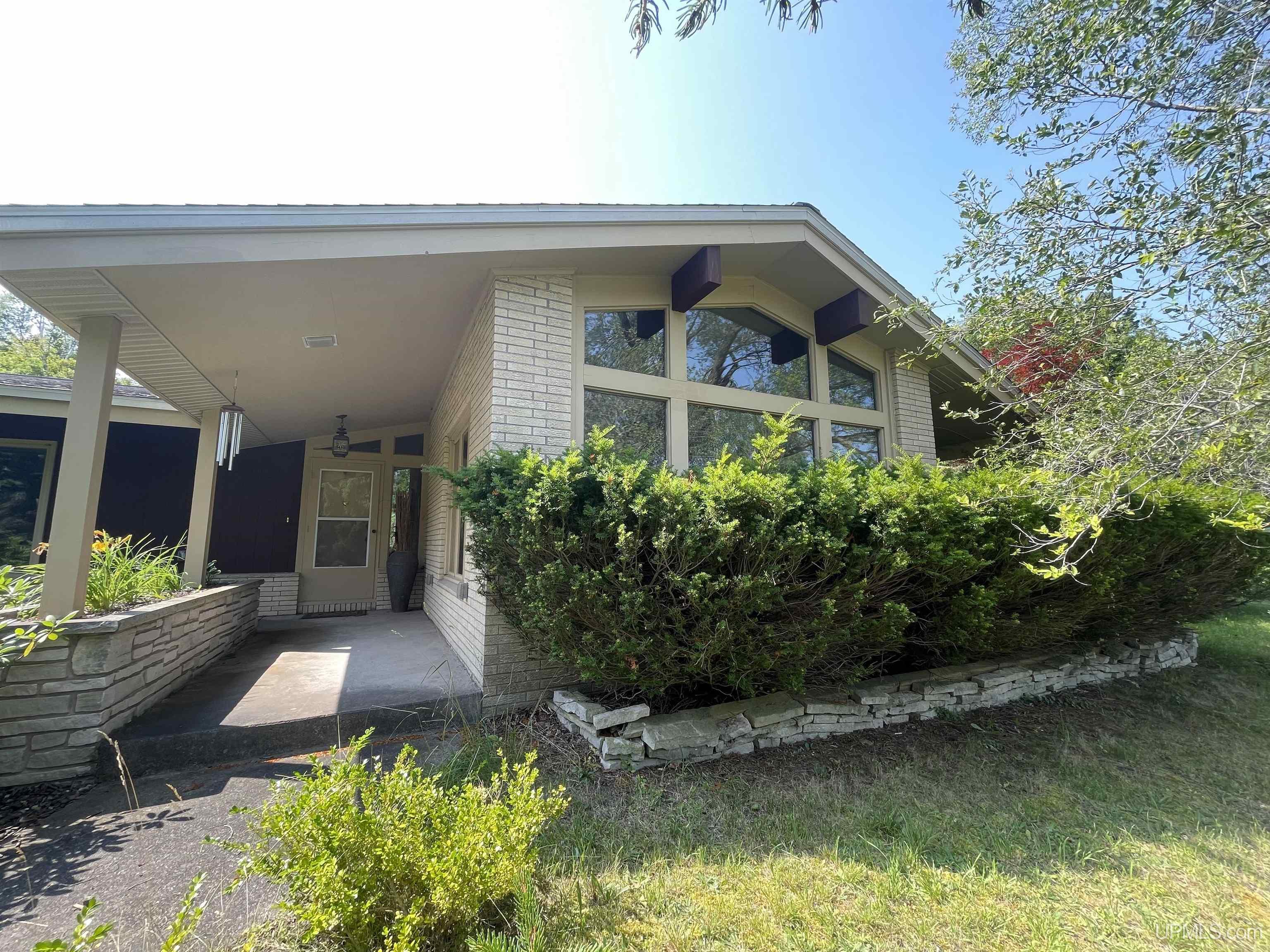7th Ave, Houghton, MI 49931