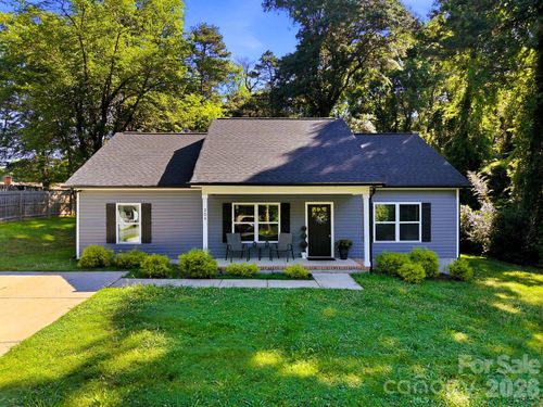 204 Price St, Mount Holly, NC, 28120-1944 | Card Image