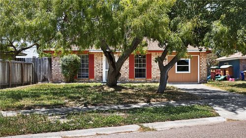 2425 Manitoba Dr, Corpus Christi, TX, 78418-5434 | Card Image