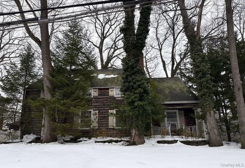 89 Linmouth Rd, Malverne, NY, 11565-2116 | Card Image