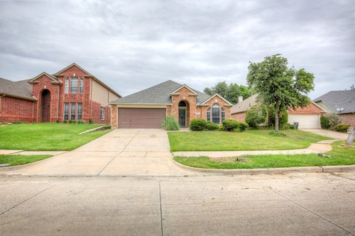 4637 Parkmount Dr, Fort Worth, TX, 76137-5483 | Card Image