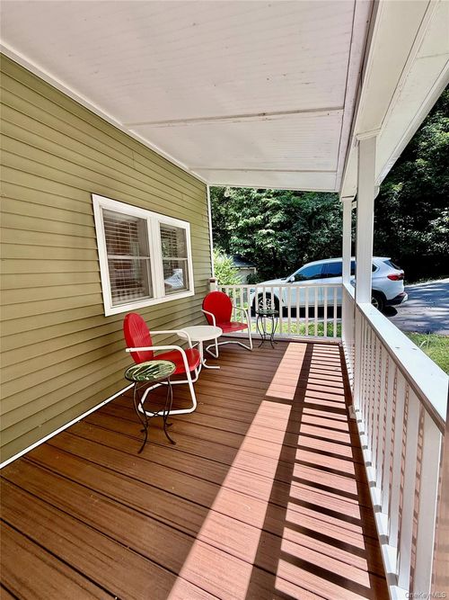 1 Westlin Ln, Cornwall, NY, 12518-1917 | Card Image