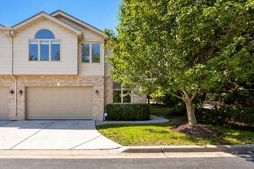 661 E Nerge Road, Roselle, IL, 60172 | Card Image