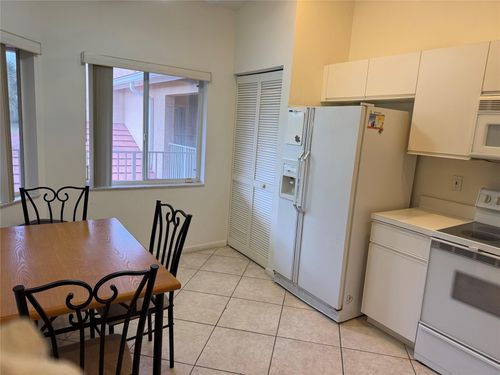 apt-205-5914 Regal Glen Dr, Boynton Beach, FL, 33437-5631 | Card Image