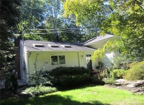 7 Bluebird Ln, Huntington, NY, 11743-6501 | Card Image