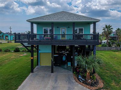 967 Meynig Dr, House other with 3 bedrooms, 2 bathrooms and null parking in Crystal Beach TX | Image 2