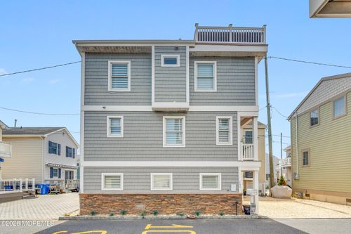 105 W Channel Way, Lavallette, NJ, 08735-1918 | Card Image