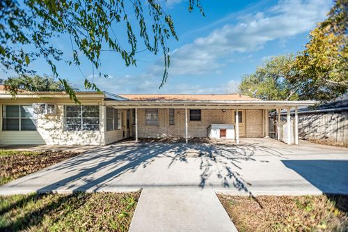 1106 Brookhollow Dr, Port Lavaca, TX, 77979-2115 | Card Image