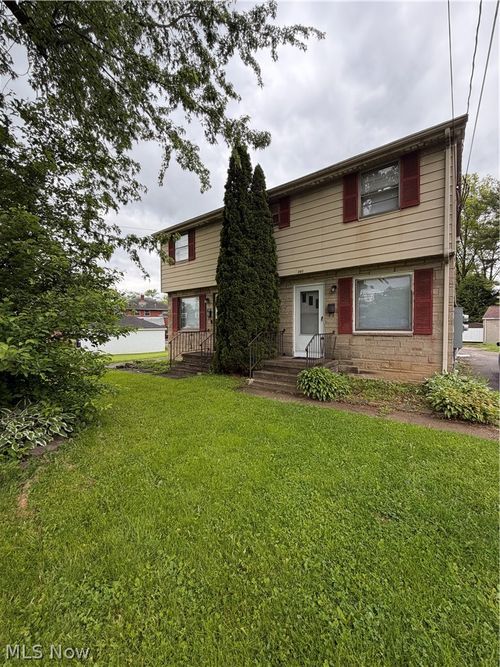 360 Shields Rd, Youngstown, OH, 44512-1927 | Card Image