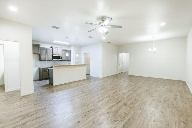 2602 135 Th St, Townhouse with 3 bedrooms, 2 bathrooms and null parking in Lubbock TX | Image 4