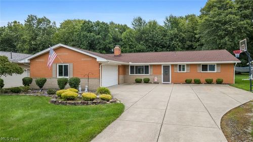 8127 Litto Dr, Strongsville, OH, 44136-1805 | Card Image