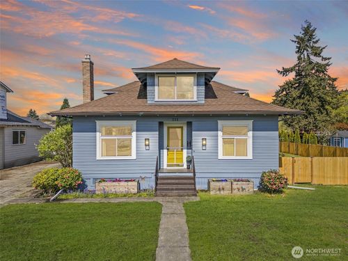 211 Calistoga St E, Orting, WA, 98360-2241 | Card Image