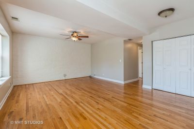 2 - 6200 N Claremont Avenue, Condo with 2 bedrooms, 2 bathrooms and null parking in Chicago IL | Image 3