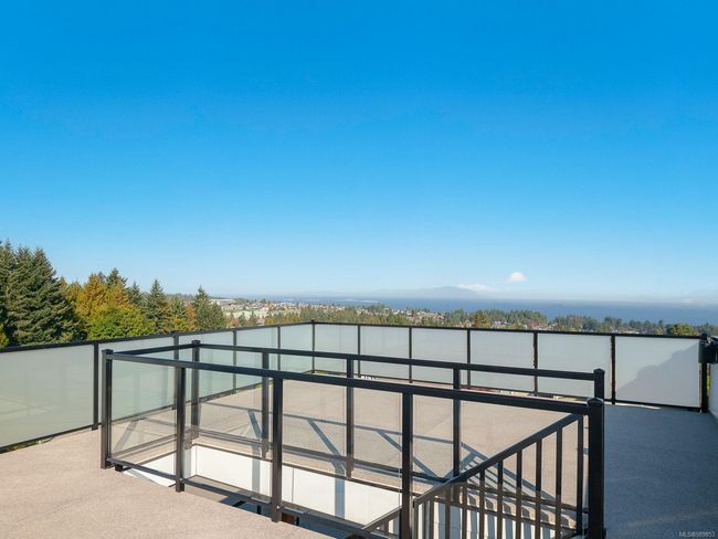 Rooftop Patio | Image 51