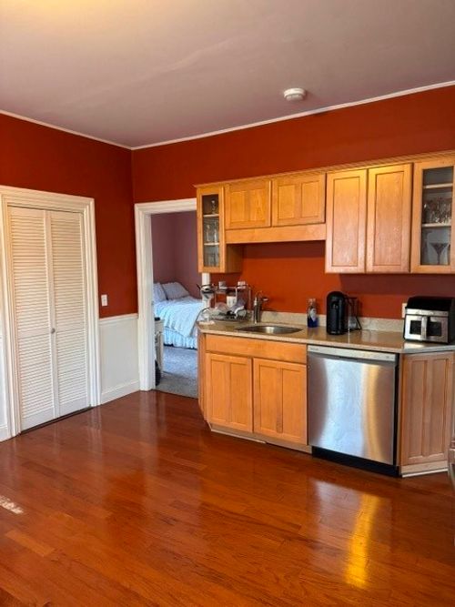 2-4 Mansfield St, Providence, RI, 02908-3715 | Card Image