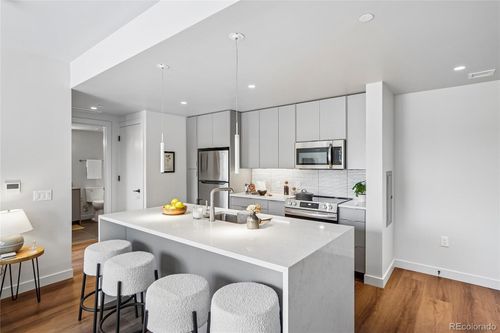 205-2091 S Gilpin Street, Denver, CO, 80210 | Card Image