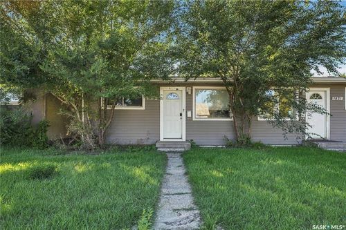 1819 Av C N, Saskatoon, SK, S7L1L9 | Card Image