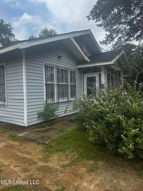 322 E Bell St, Jackson, MS, 39202-2328 | Card Image