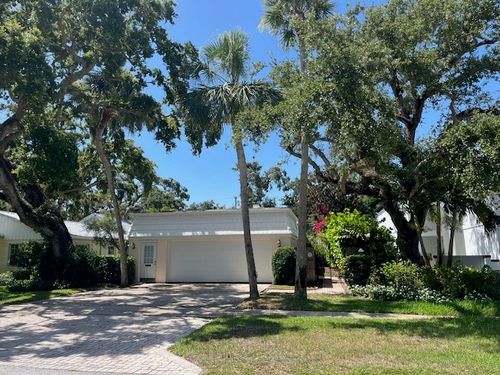 790 Bougainvillea Ln, Vero Beach, FL, 32963-1937 | Card Image