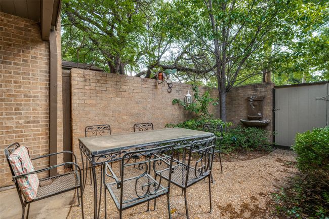 1809 N Macarthur Blvd, Townhouse with 3 bedrooms, 3 bathrooms and null parking in Irving TX | Image 23