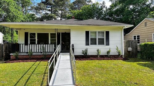 823 Dixon St, Kinston, NC, 28501-2401 | Card Image