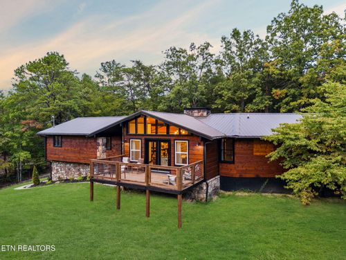 3430 Lillie Blvd, Sevierville, TN, 37876-8753 | Card Image