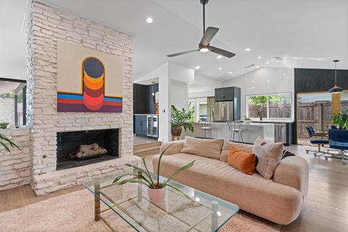 1214 Quailfield Cir, Austin, TX, 78758-6630 | Card Image