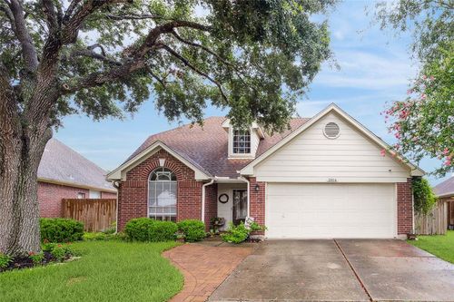 2814 Rolling Fog Dr, Friendswood, TX, 77546-3456 | Card Image