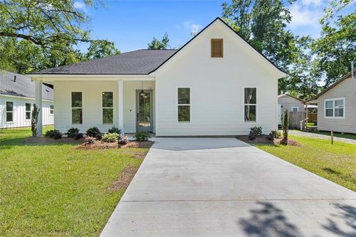 305 W 27th Ave, Covington, LA, 70433-2115 | Card Image