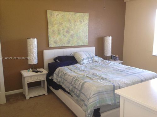 apt-313-2880 N Oakland Forest Dr, Oakland Park, FL, 33309-6491 | Card Image