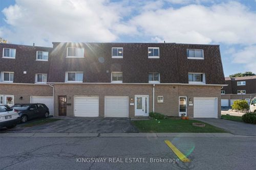 8-300 Brideltown Circle, Scarborough, ON, M1W2G8 | Card Image